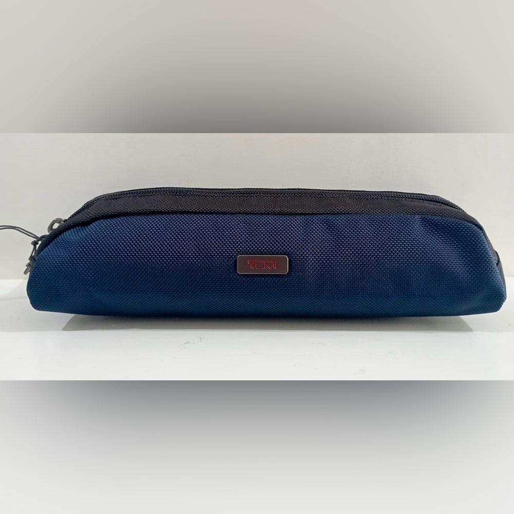 NWT Tumi Travel Accessory Zipper Cord Pouch Bag Navy